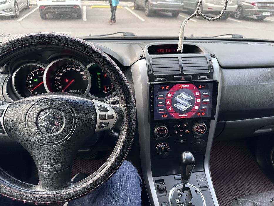 Продаю машину Suzuki Grand Vitara