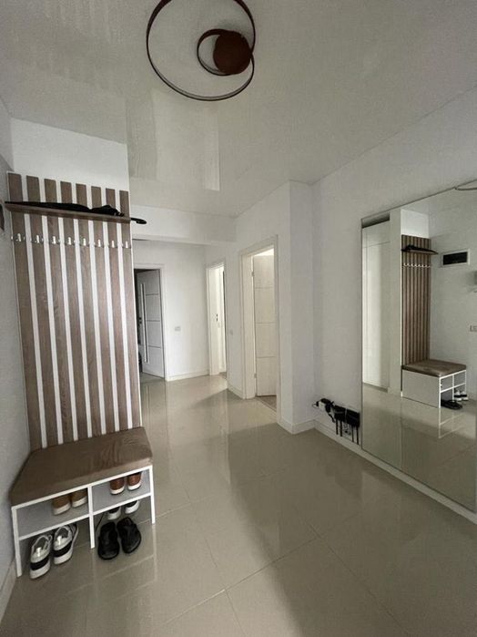 Apartament 3 camere mobilat cu parcare inclusa