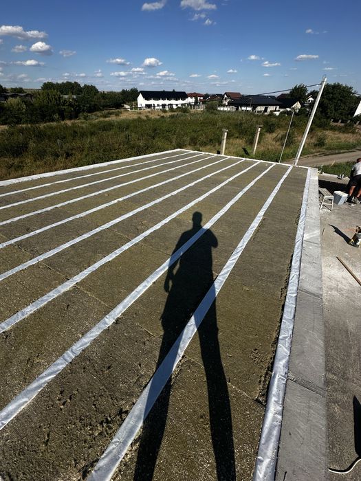 Echipa executam lucrari interior/exteror