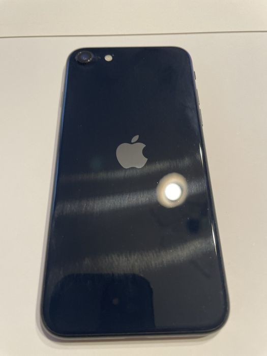 Iphone SE 3 неразличим от нов
