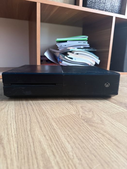 Vand Xbox one 1TB