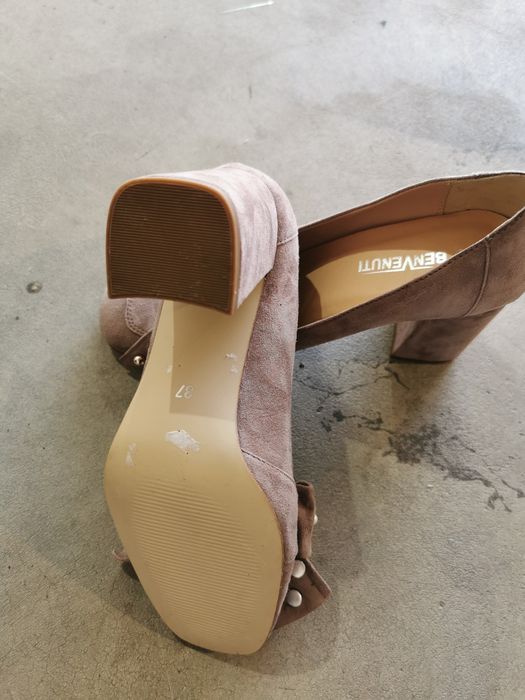 Sandale, botine, saboti