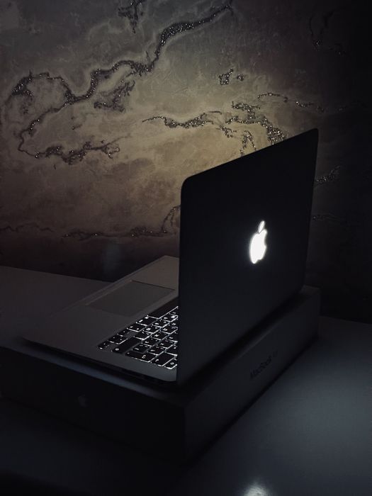MacBook air white Дешево
