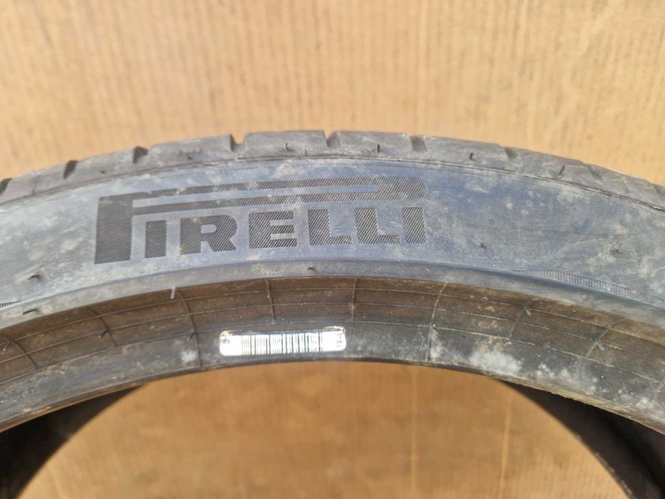 1 Pirelli R22 275/35 Лятна гума DOT4123