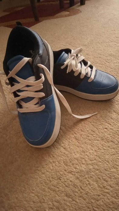 Adidasi cu role mar 36,5