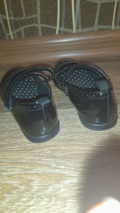 Продам туфли 28р. для девочки