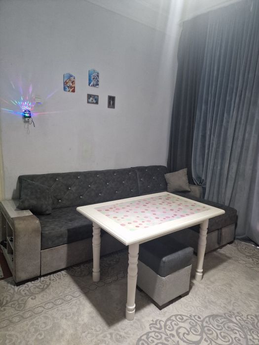 Продаётся своя квартира центре. Чирчик. Суперлокация