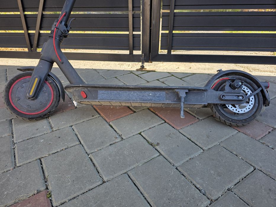 Vând trotineta electrica Xiaomi