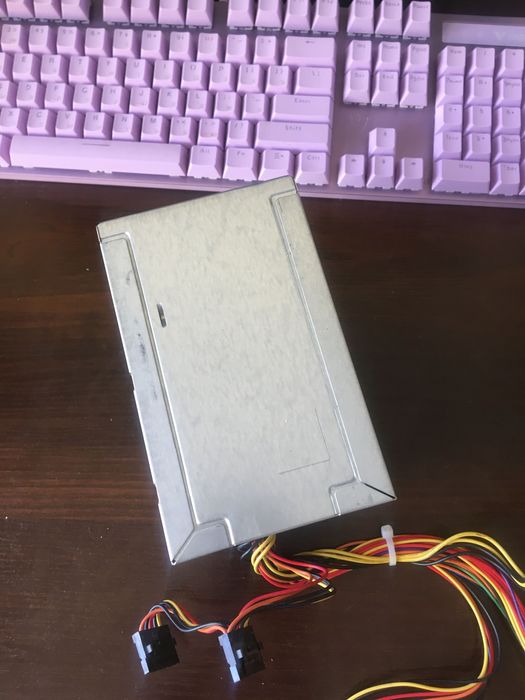 Продаю блок питания на компьютер