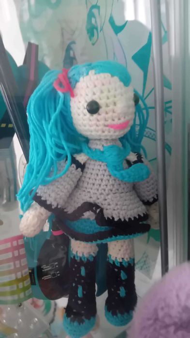 Хатсуне Мику плетена фигурка