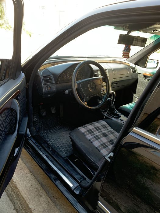 Mercedes Benz W202 (C180)