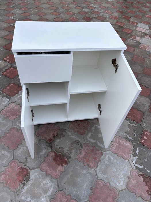 Продам тумбочку