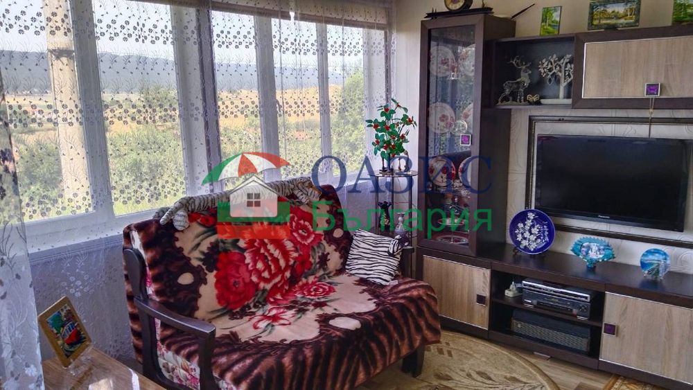 Двуетажна къща с парцел от 870 кв м В С. Вресово, Общ. Руен, обл. Бургас, България,