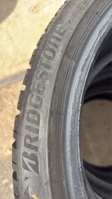 225/40/18 Bridgeston 4 бр