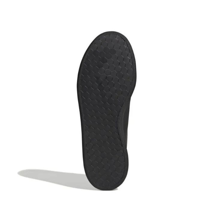 Обув адидас один раз тока одевал