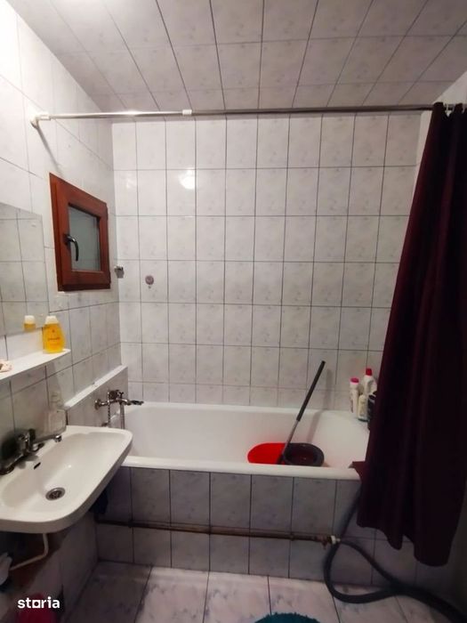 Se Vinde Apartament 3 Camere Spatios Si Renovat In Zona Piata Rahova