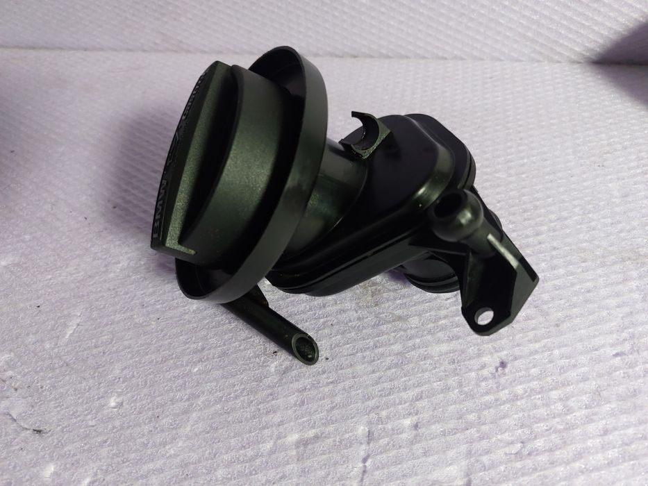 Gât umplere ulei BMW E90 F07 F10 F20  F30 Cod 7810585 Cod 7810586