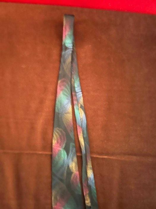 Продавам луксозни вратовръзки по 20 евро едната