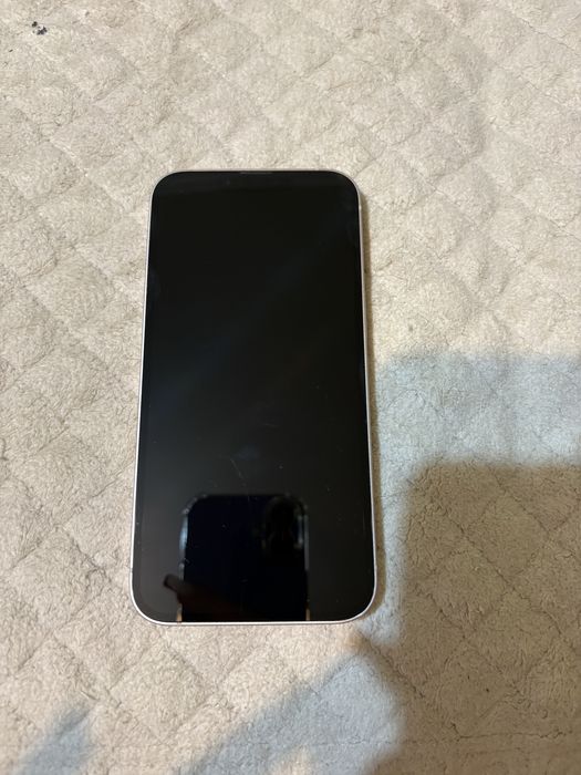 Продам iPhone 13, 128 GB.