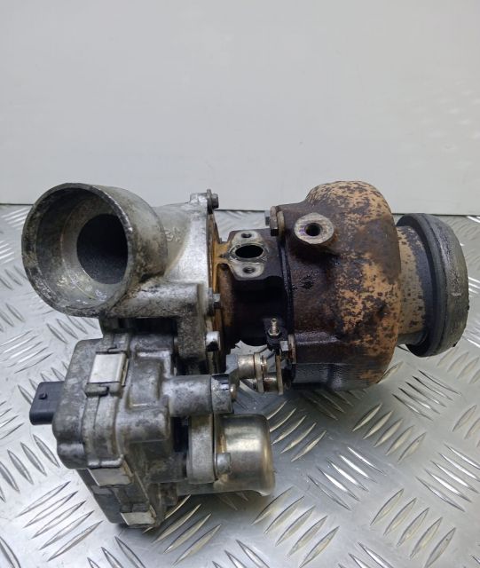 Turbina Turbosuflanta Turbo 2.2 CDI A6510901180 Mercedes-Benz Vito W6