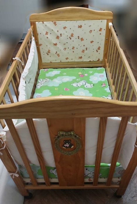 Продается кровать с матрасом