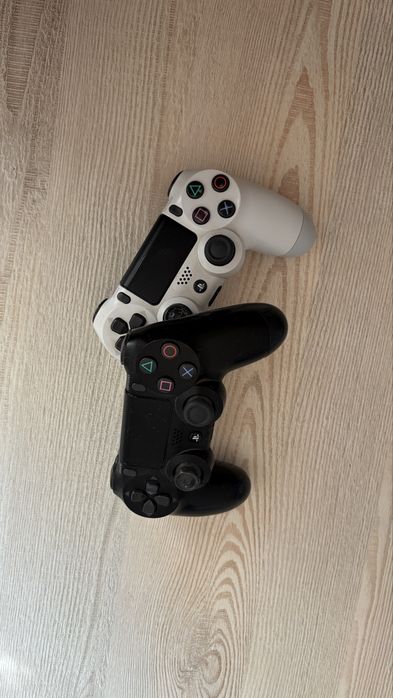 Продаю PS 4 Slim 500 gb