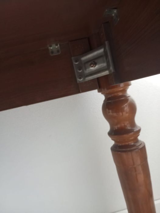 Стол из дерева, цвет темный дуб