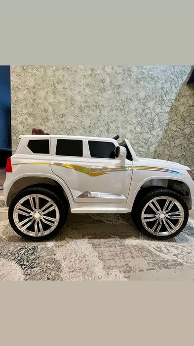 Продам Машинку детскую