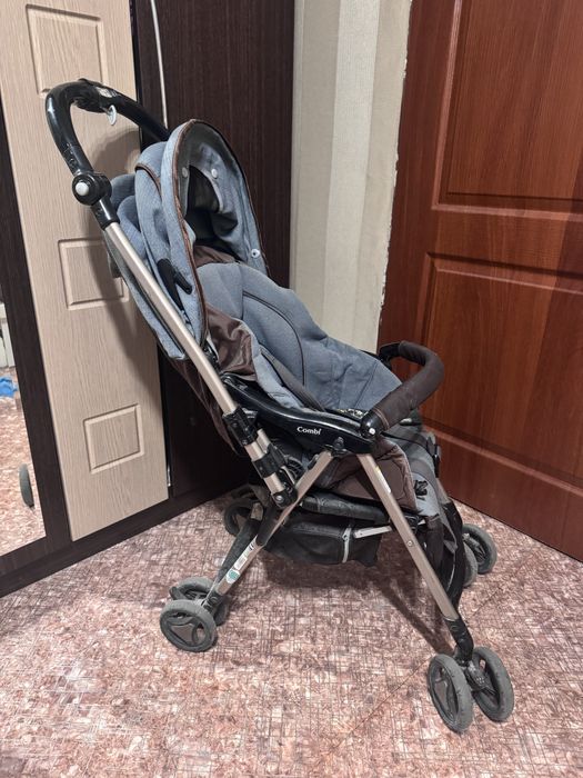 Прогулочная коляска Combi