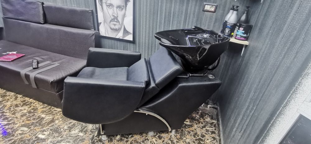 Vand scafa si oglinzi, blat cu chiuveta