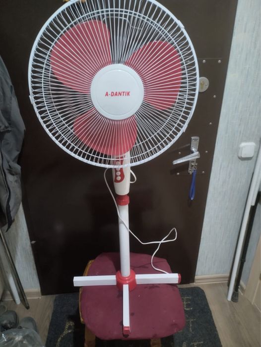 Продам напольный вентилятор б/у