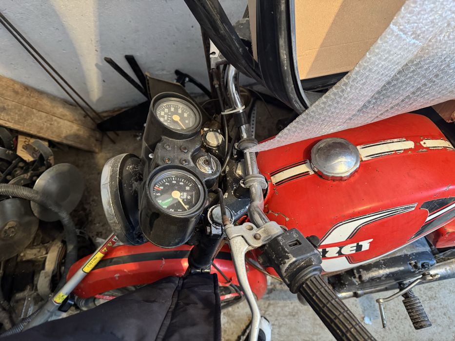 Продавам два броя Cz 350