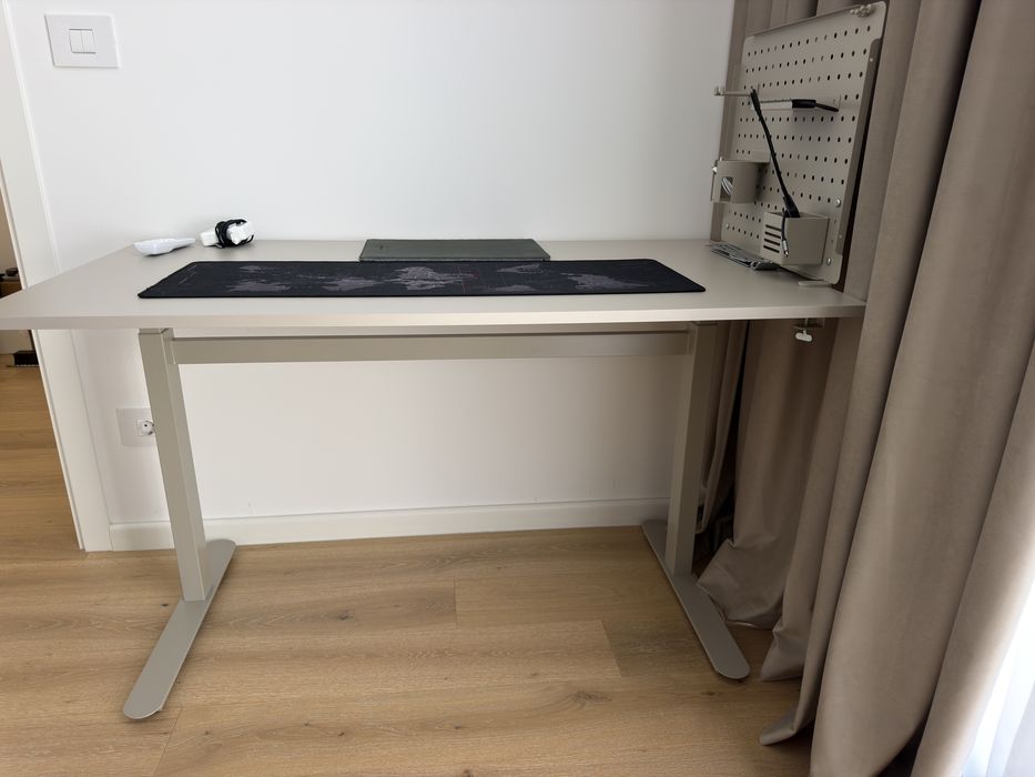Birou reglabil LUNDTOFT 70x130 bej