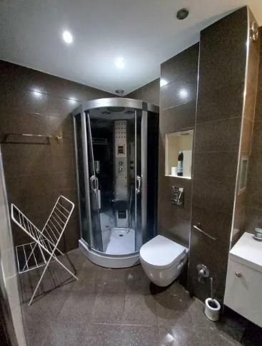 Дава се под наем Многостаен апартамент в Пловдив, Тракия - 150 кв.м за 918 € - Снимка #11