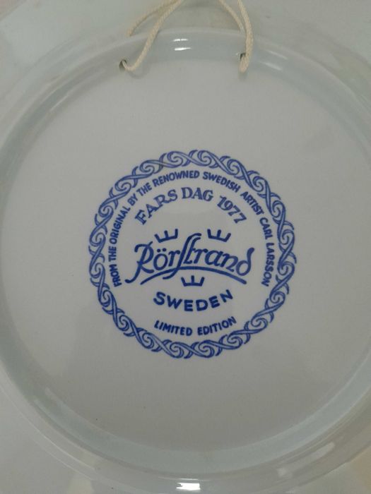 Порцеланови чинии за стена