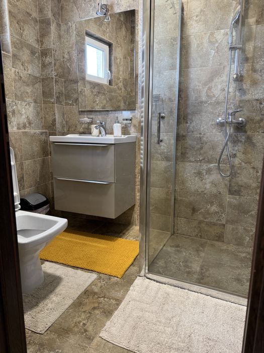 Inchiriez apartament 2 camere Fratii Golesti