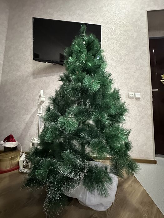 Продается Новогодняя елка