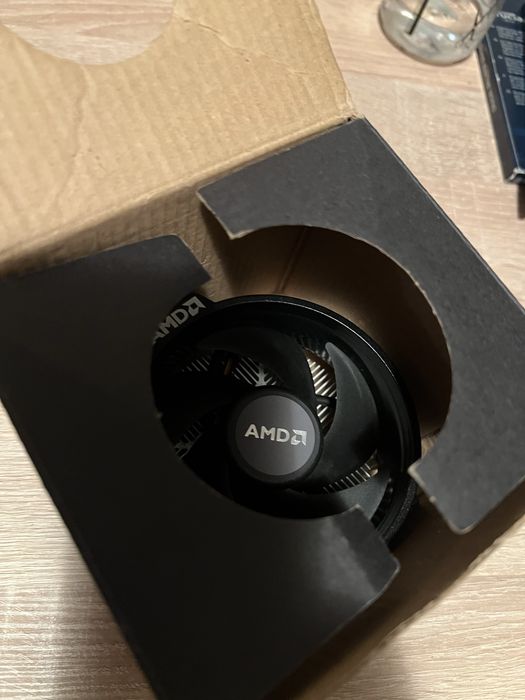 Кутия за компютър Asus + захранване 650w Thermaltake