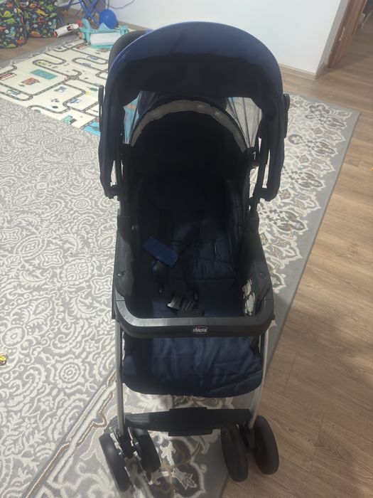 1. Легкая и удобная коляска Chicco