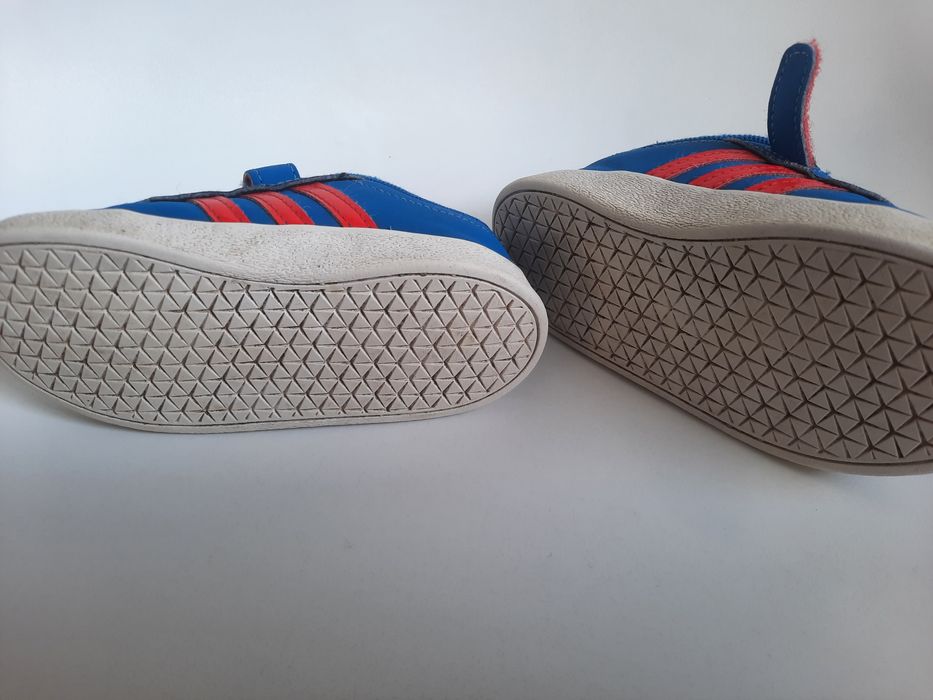 Adidasi pt copii