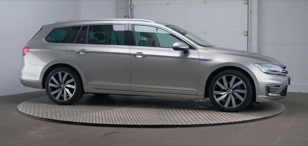 Volkswagen urgent Passat GTE plugin electric  hybrid