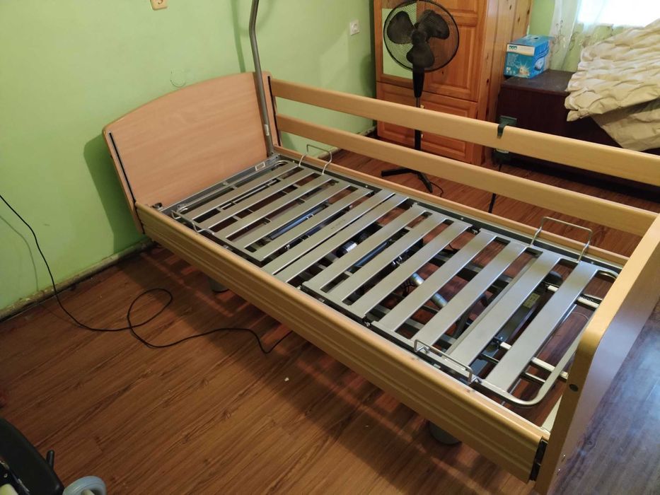 Медицинско електрическо легло със хидравлика