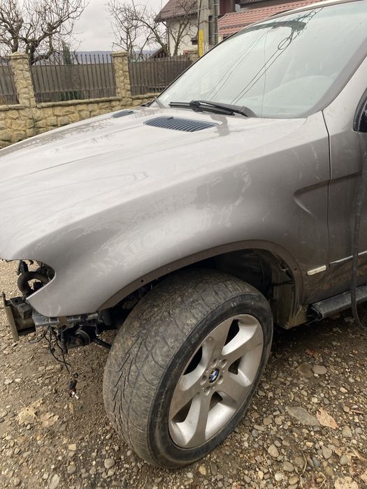 Aripa dreapta BMW X5 E53 Aripa stanga BMW X5 E53 2003-2007
