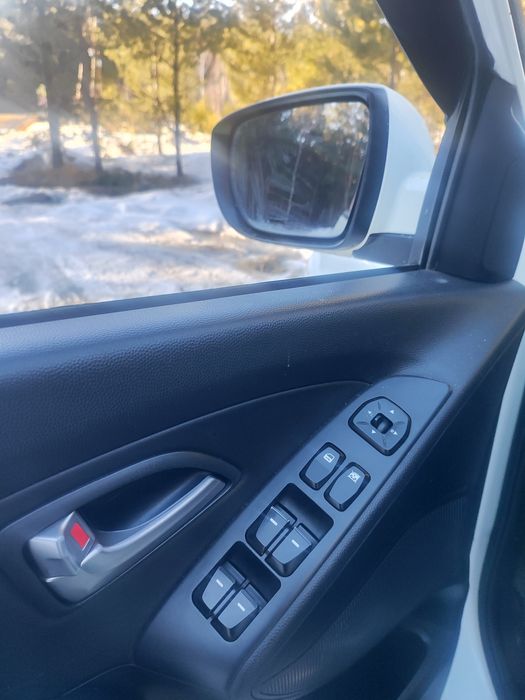 Продам хундай Туксон 2011 года