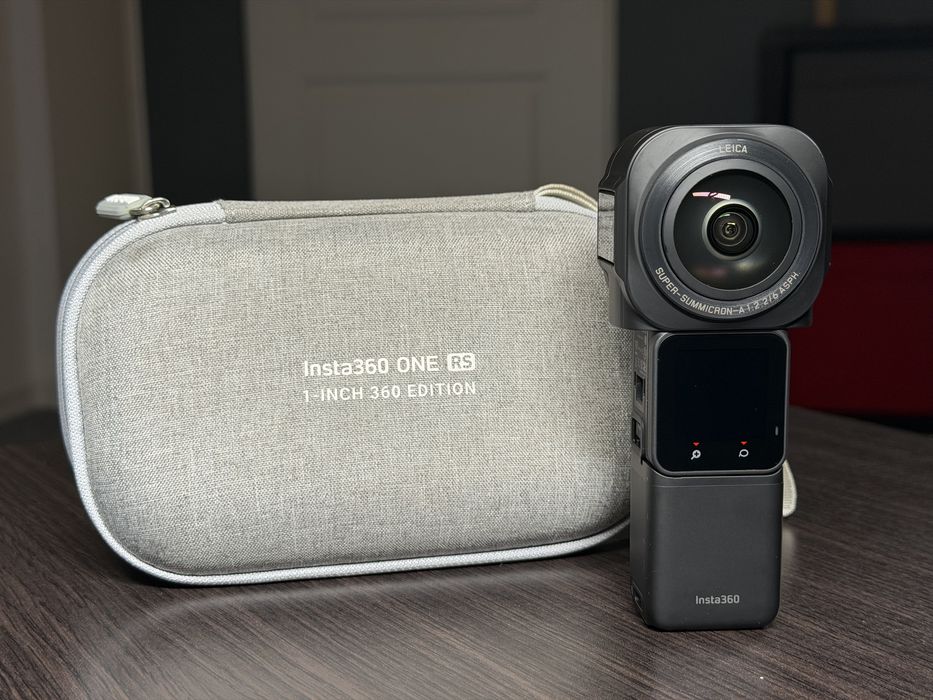 Insta360 ONE RS si accesorii