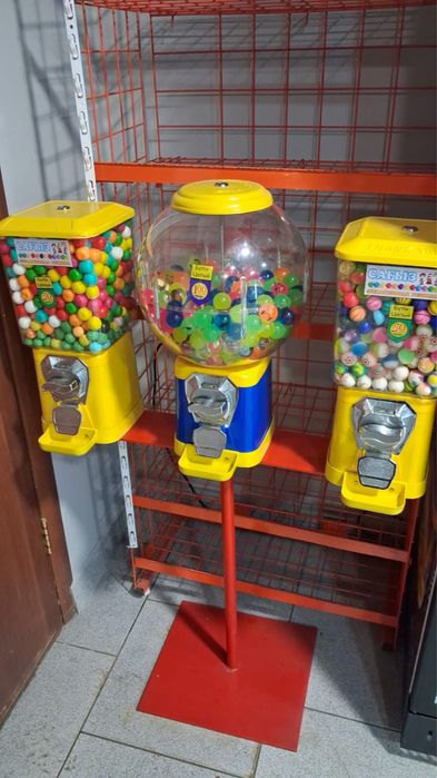 Аппарат для жевачек и мячей