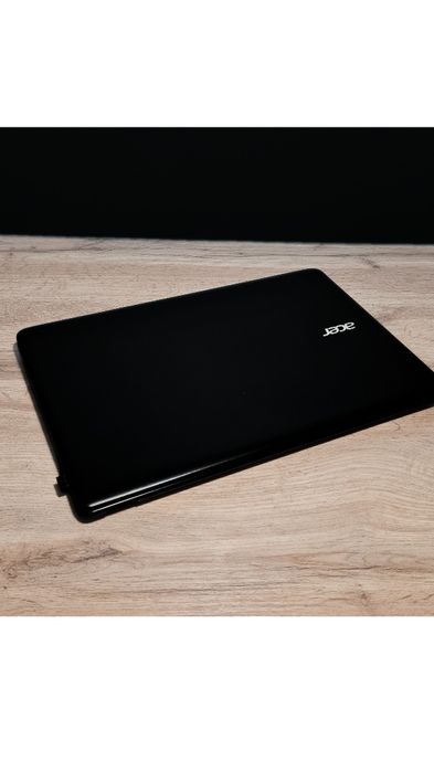 Acer Aspire E1-522