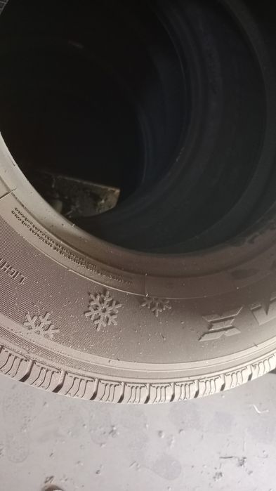 Продам зимнюю резину на газель