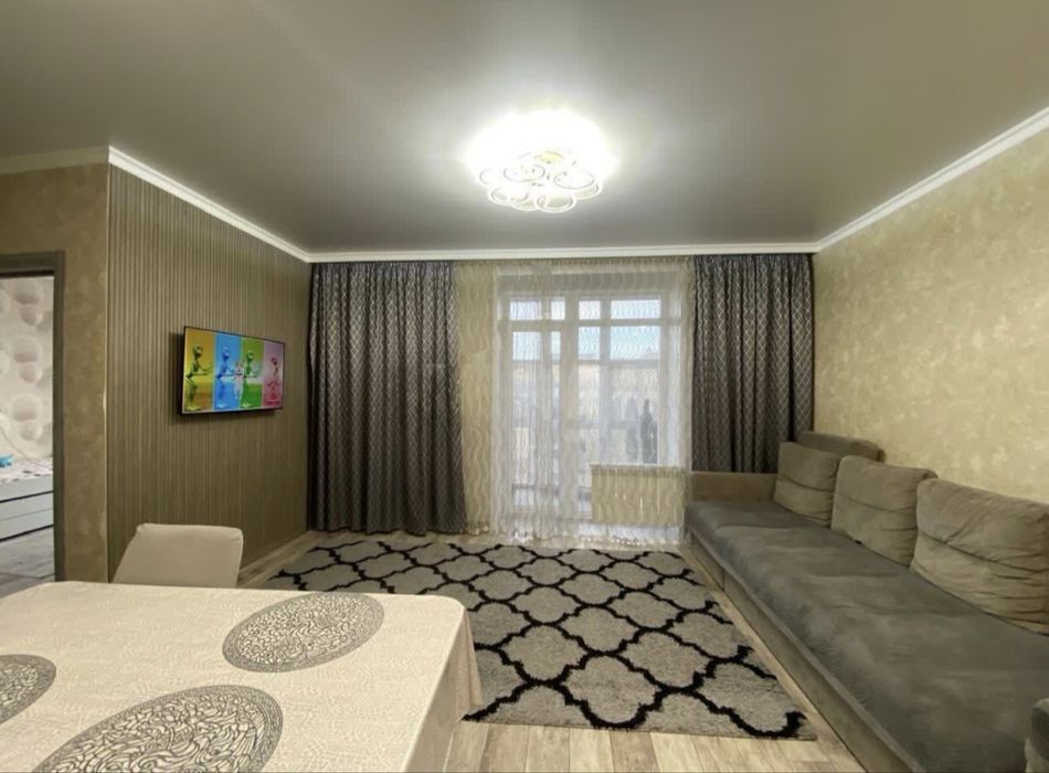 Продам 3х комнатнуб квартиру!