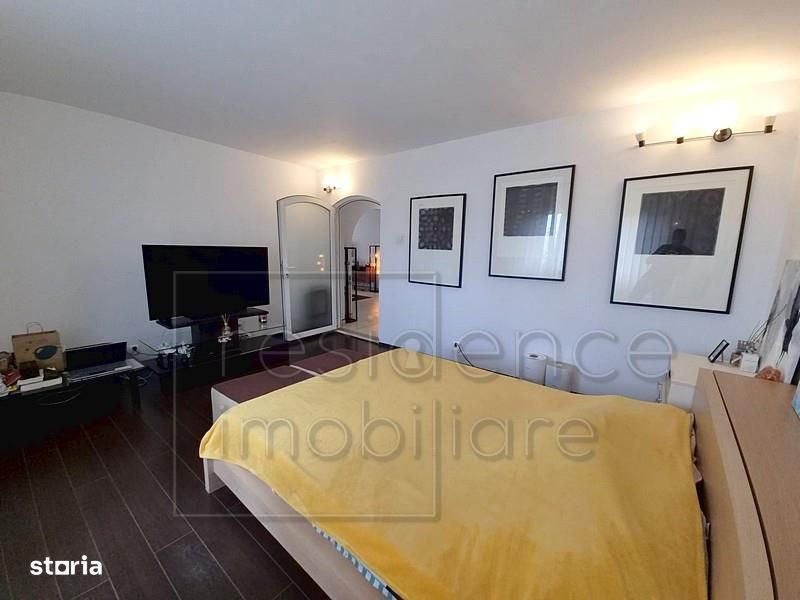 Apartament spatios 4 camere, Plopilor, zona Parcul Babes+Parcare